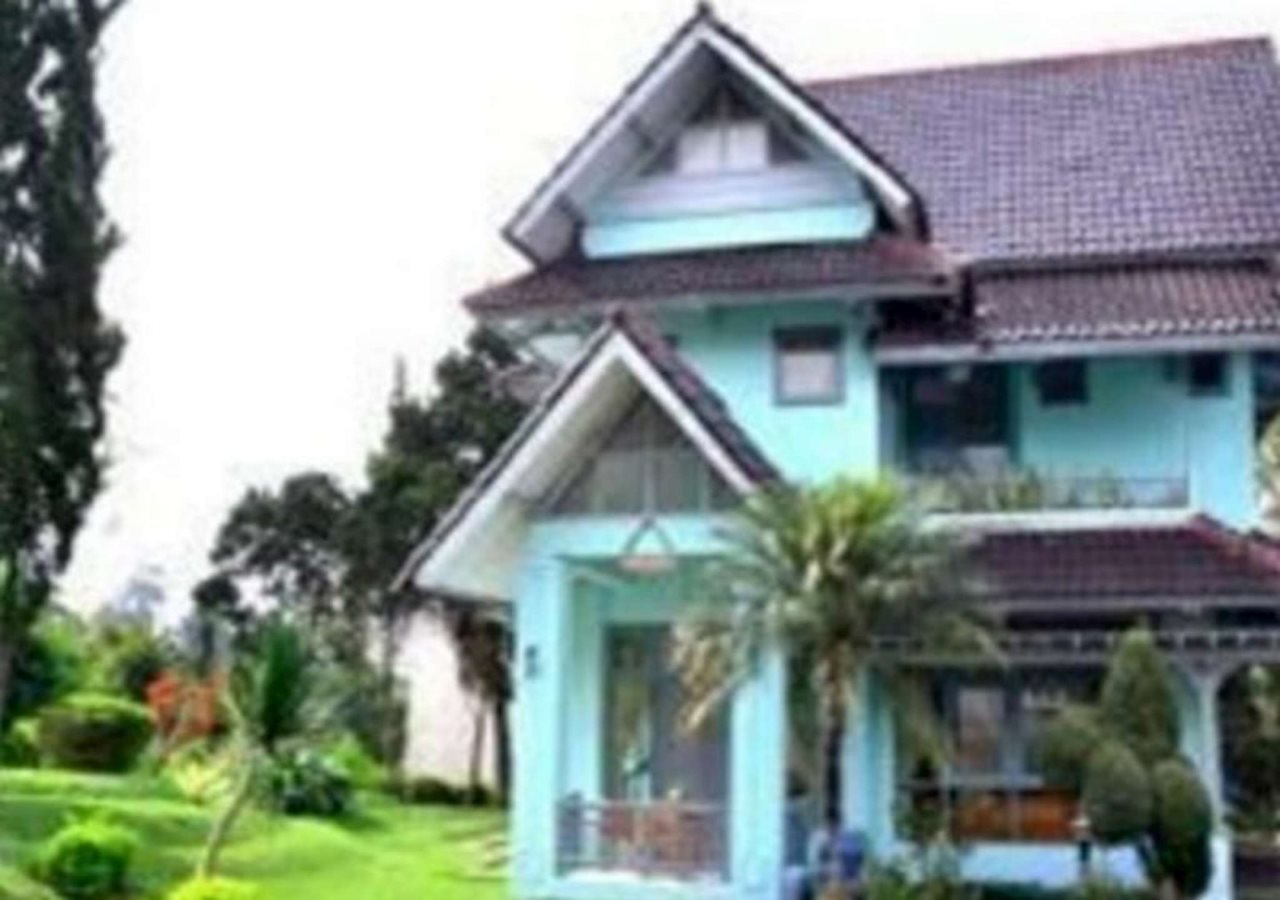 Hotel LTC Villa Lotus Cipanas in Cianjur, Indonesia