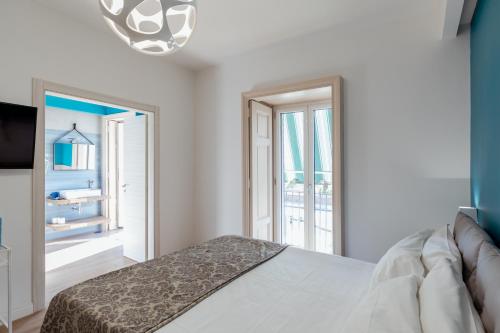 Suite Riviera 84 — 4-Star Luxury Hotel in Naples, Italy