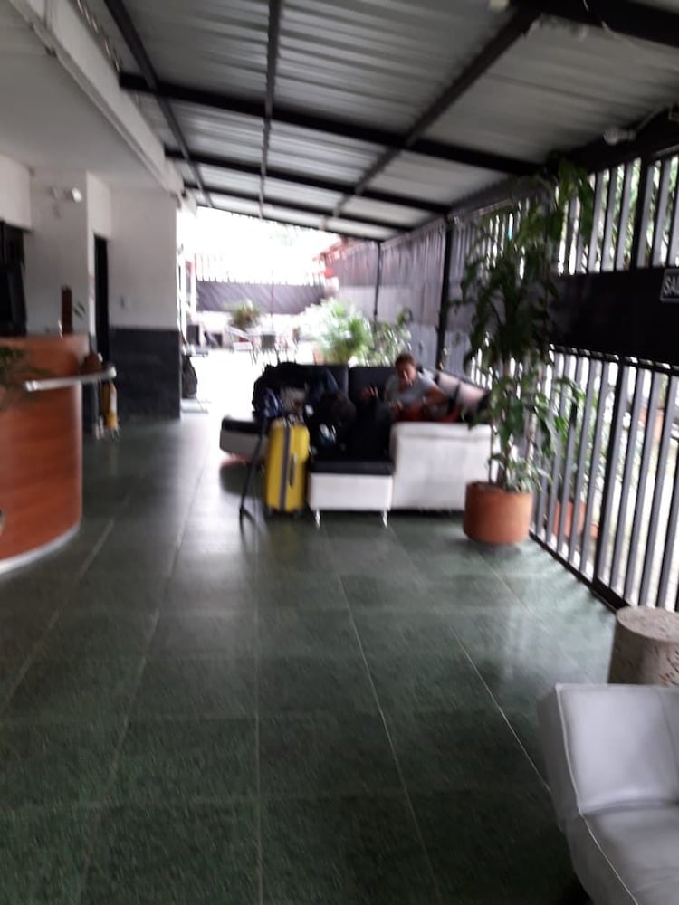 Ayenda El Bosque ZZ — Cali — photo 3