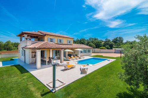 Elegant villa in village Pavićini Istria — 4-Star Luxury Hotel in Marcana, Croatia