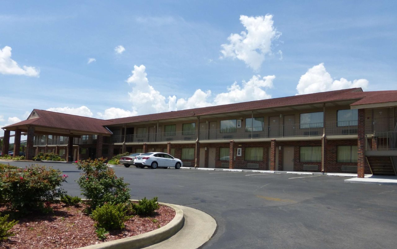 Red Roof Inn & Suites Cleveland TN in Cleveland, United States