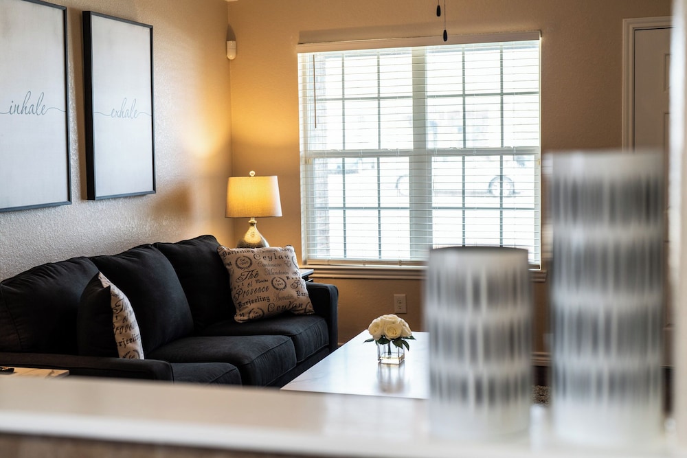 Bright & spacious 3 bedroom home Amazing location — 4-Star Luxury Hotel in Temple, United States