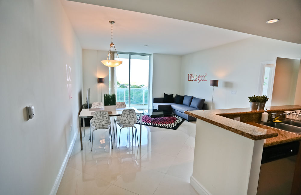 One Broadway Luxury Suites Downtown - photo 31