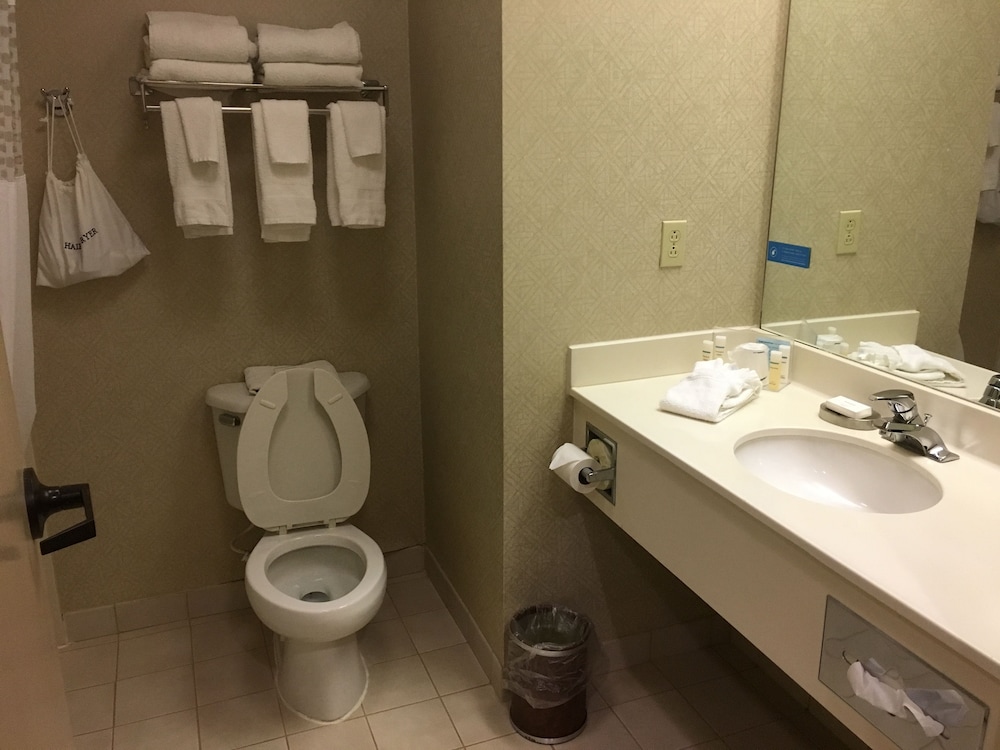 Hampton Inn Bedford - photo 24
