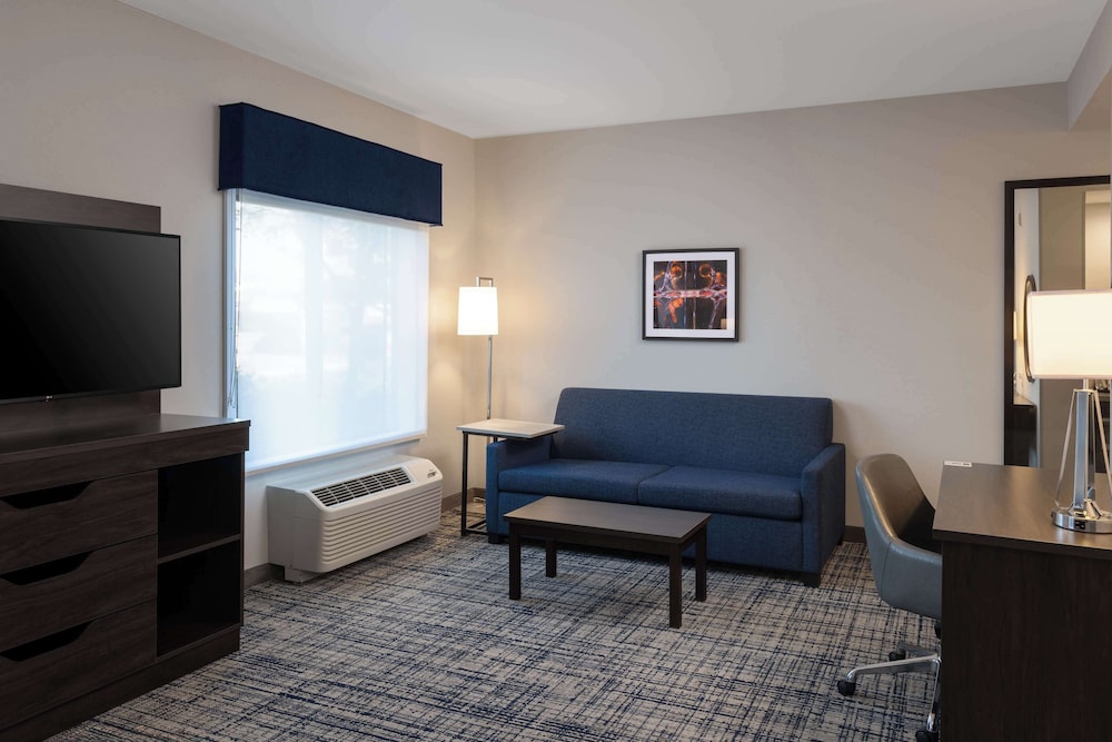 Hampton Inn & Suites Manteca - photo 22