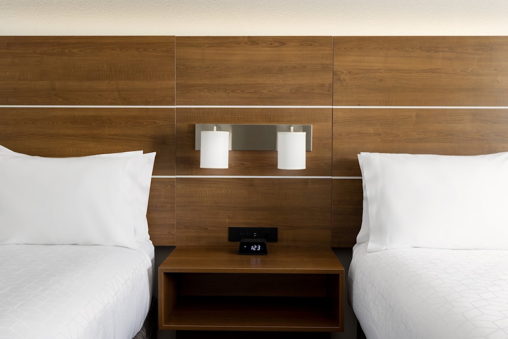 Holiday Inn Express & Suites Oakhurst Yosemite Park Area - photo 3