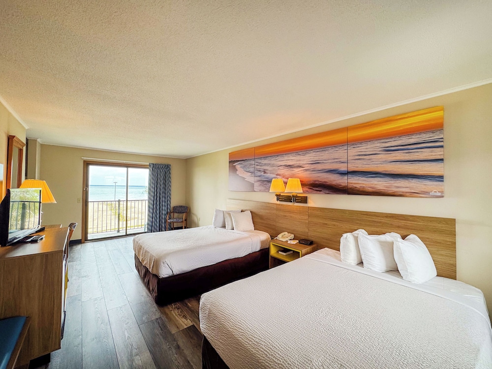 Days Inn by Wyndham Mackinaw City Lakeview - photo 19