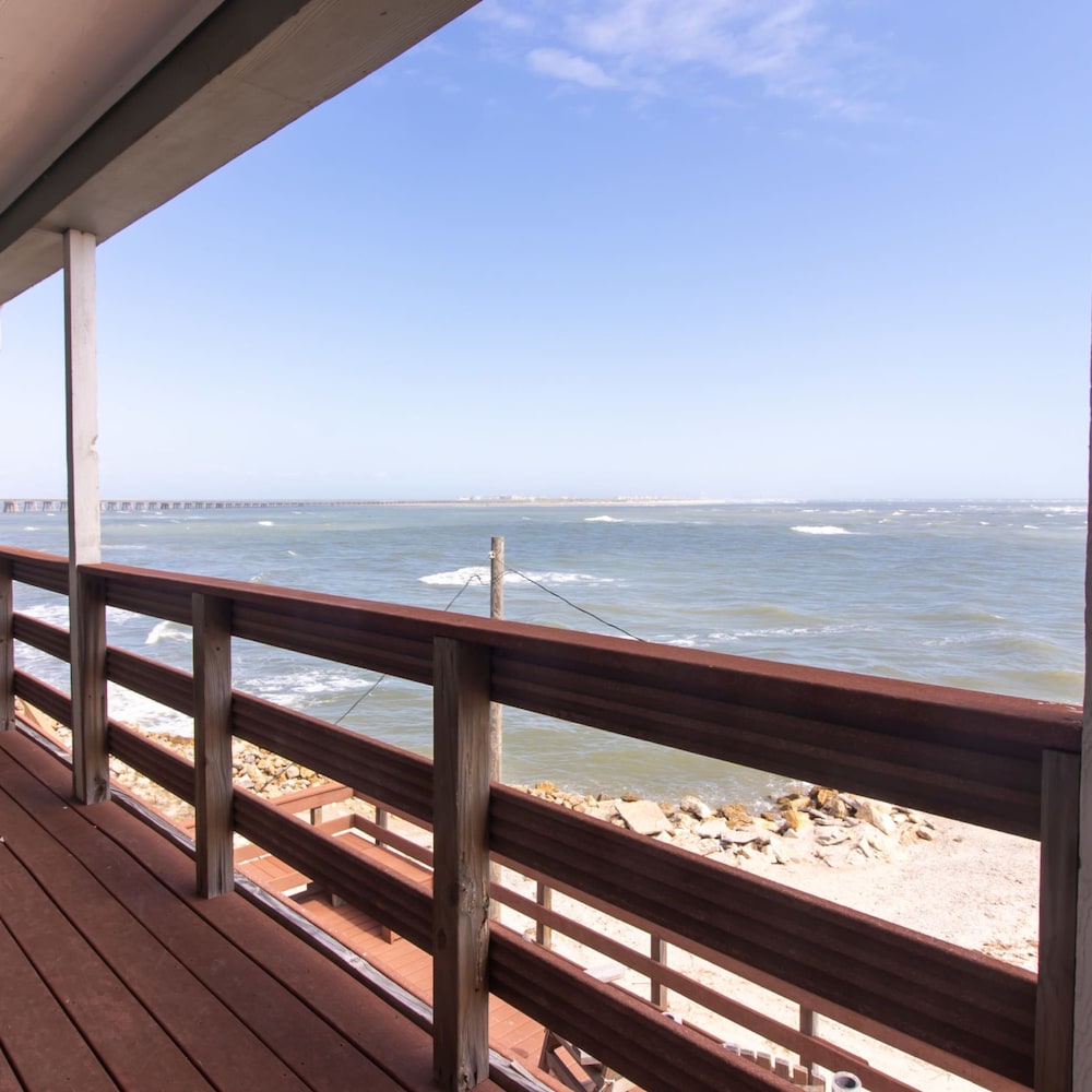 Gulf Adventures and Beachfront Relaxation Awaits - photo 9