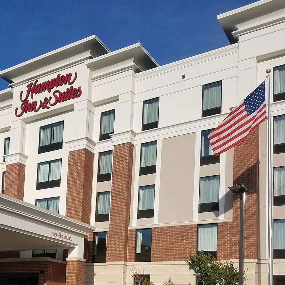 Hampton Inn & Suites Newburgh Stewart Airport - photo 35