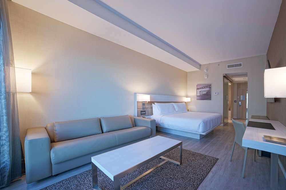 AC Hotel by Marriott Fort Lauderdale Airport - photo 13