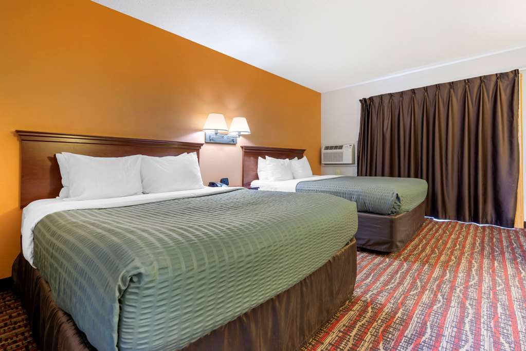 Econo Lodge Lakeview - photo 30