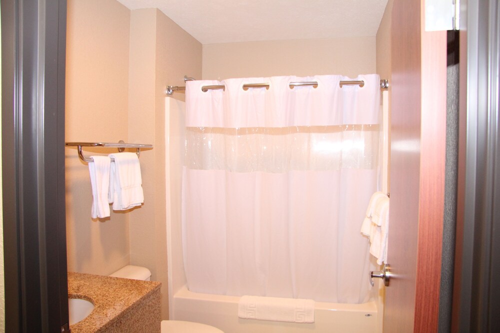 Green Acres Hotel - photo 34