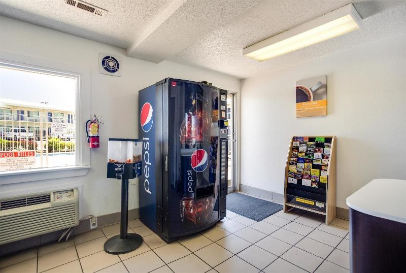 Motel6 Fayetteville AR - photo 43