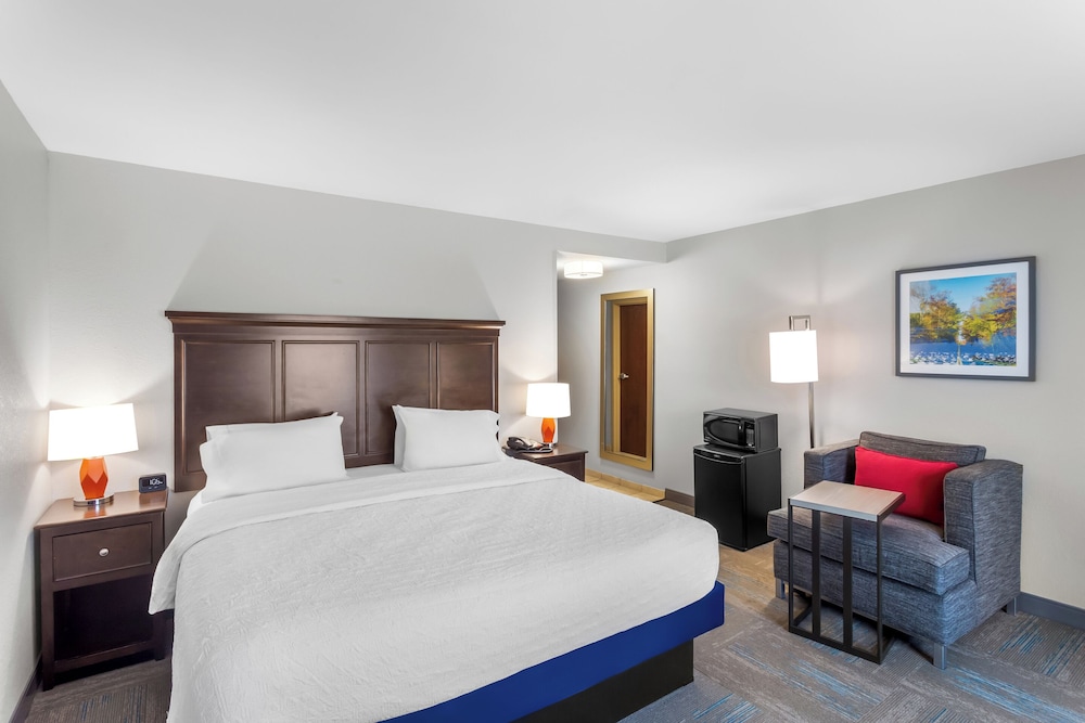 Hampton Inn Huntington University Area - photo 8
