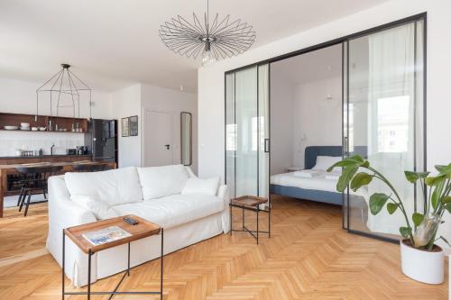 Designer Apartment in the Central Warsaw by BookingHost — 4-Star Luxury Hotel in Warsaw, Poland