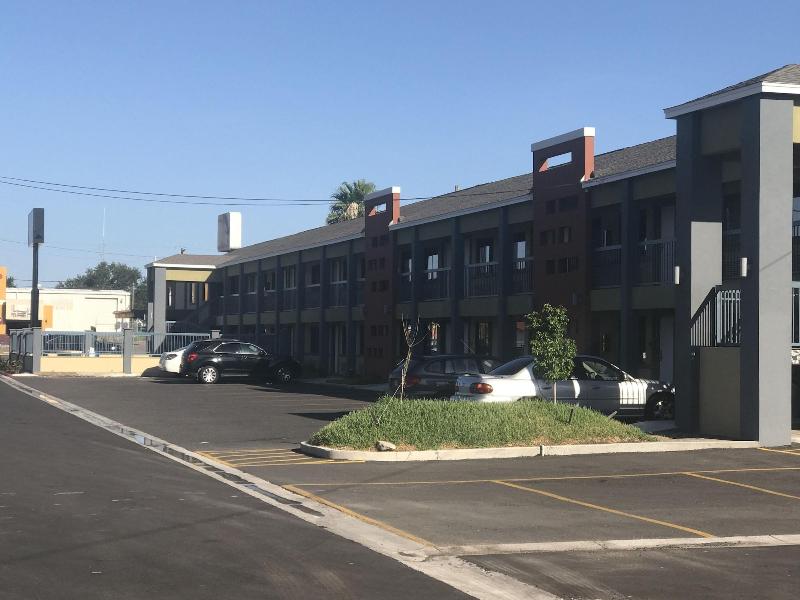 Texas Inn Airport McAllen - photo 5