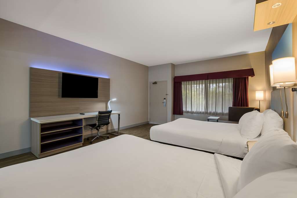 Best Western Diamond Bar Hotel & Suites - photo 26