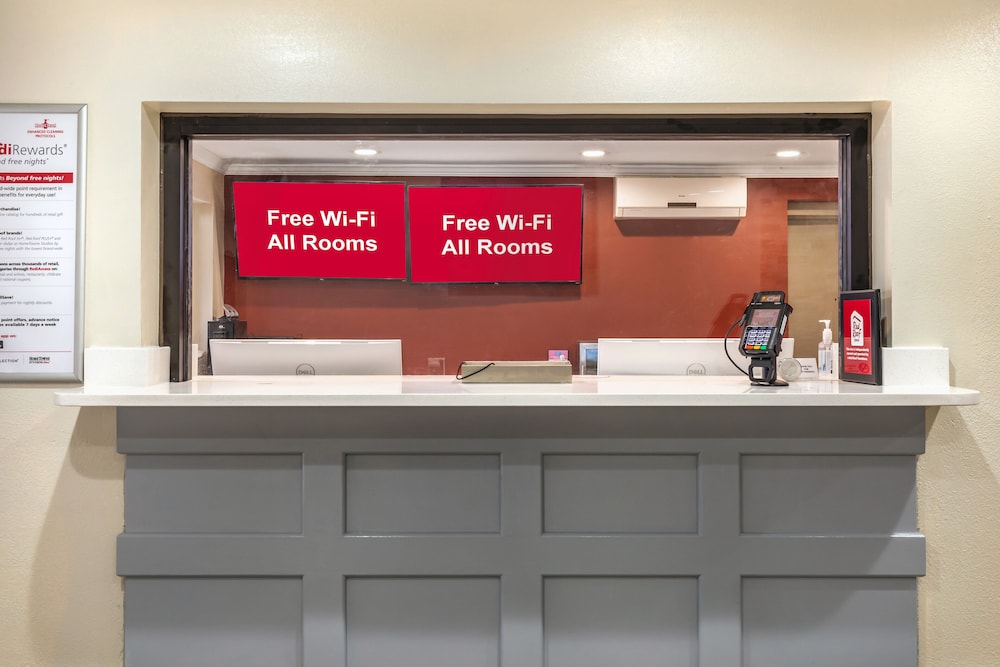 Red Roof Inn Raleigh - photo 2