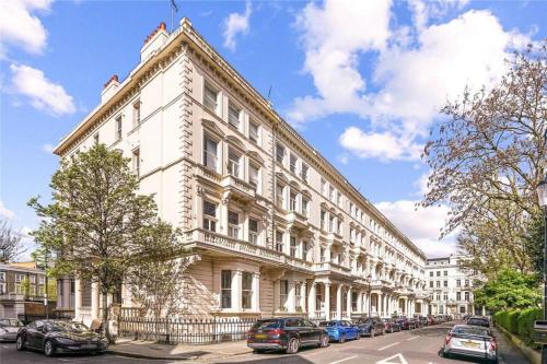 Amazing flat near South Kensington 2 to 3 bedrooms — 4-Star Luxury Hotel in London, United Kingdom