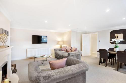 Entire spacious apartment central Harrogate