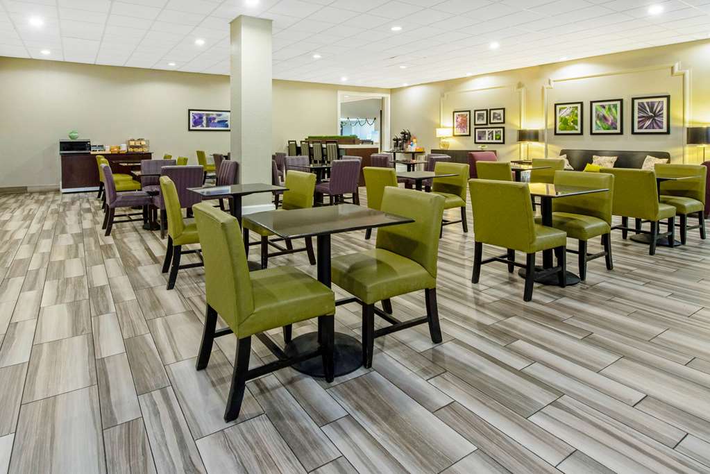 La Quinta Inn & Suites by Wyndham New Orleans Airport - photo 25