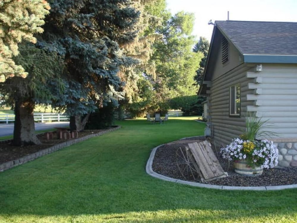 White River Inn - photo 9
