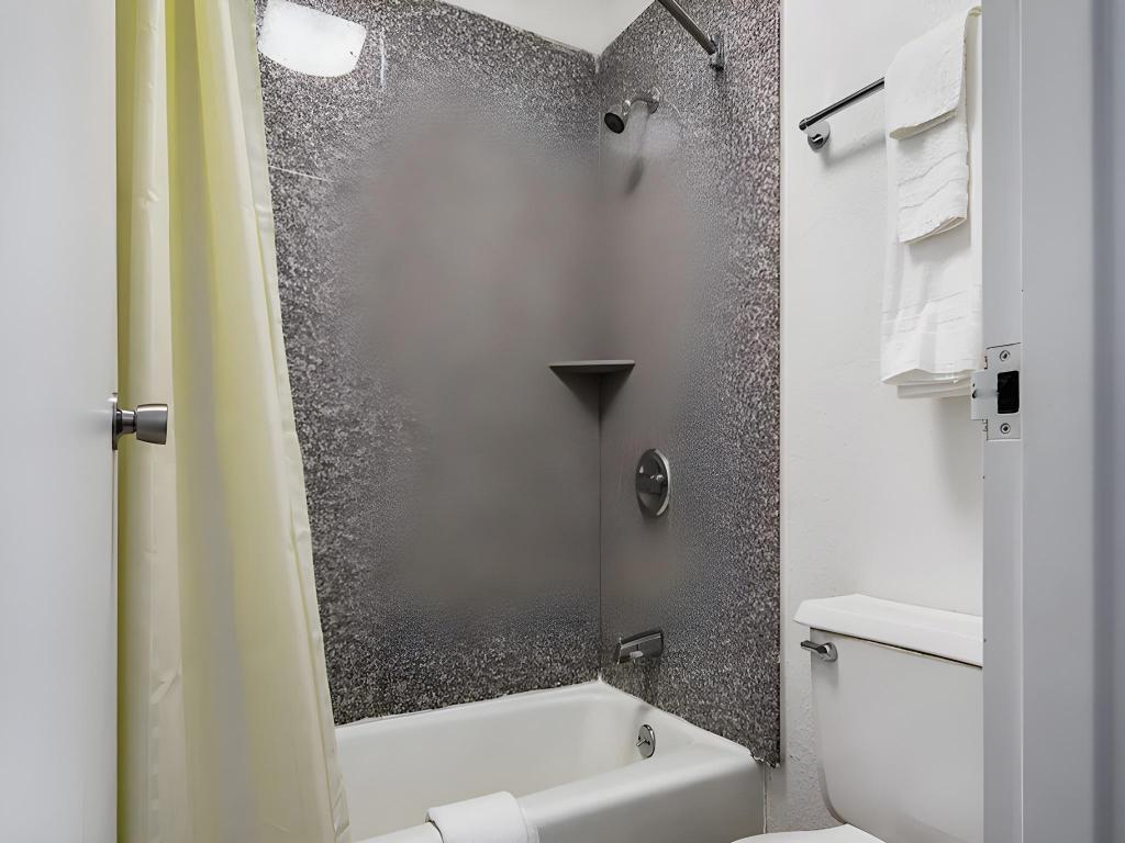 Rodeway Inn Asheboro - photo 18