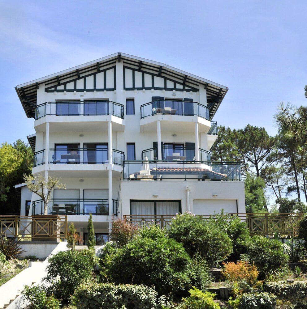 Estivel Résidence Oyana — 5-Star Luxury Hotel in La Teste-De-Buch, France