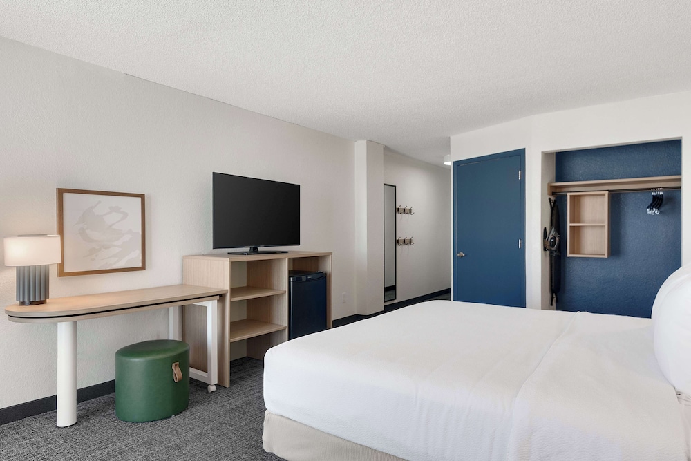 Spark by Hilton Ormond Beach Oceanfront - photo 10