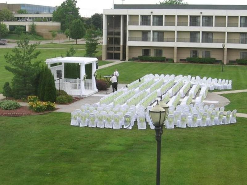 Met Hotel Troy - photo 13