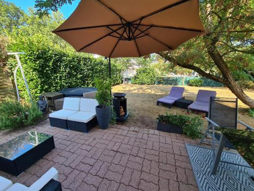 Gîte tout confort avec jacuzzi proche Loire et forêt d'Orléans idéal pour séjours nature et détente FR 1 590 253 — 4-Star Luxury Hotel in Ouzouer-Sur-Loire, France