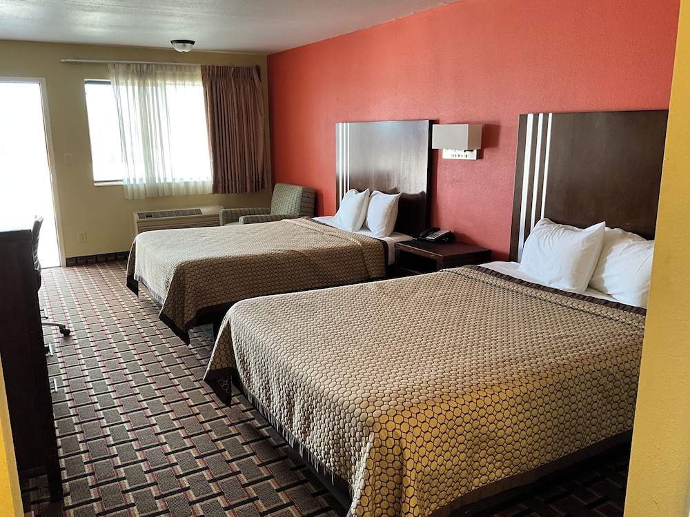 Executive Inn & Suites - photo 21