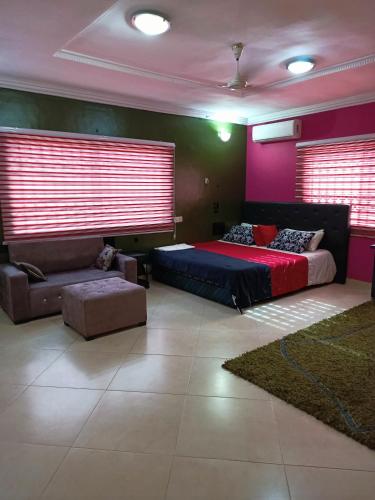 Jetfastventures - carbon neutral hotel in Accra