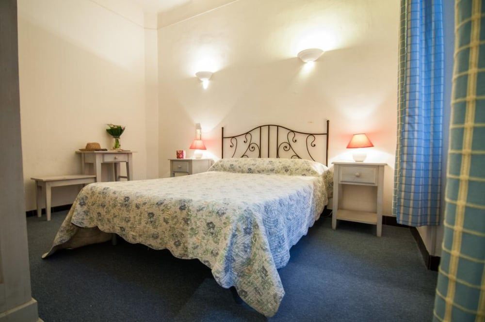 Hotel Restaurant Le Central — Chateaurenard