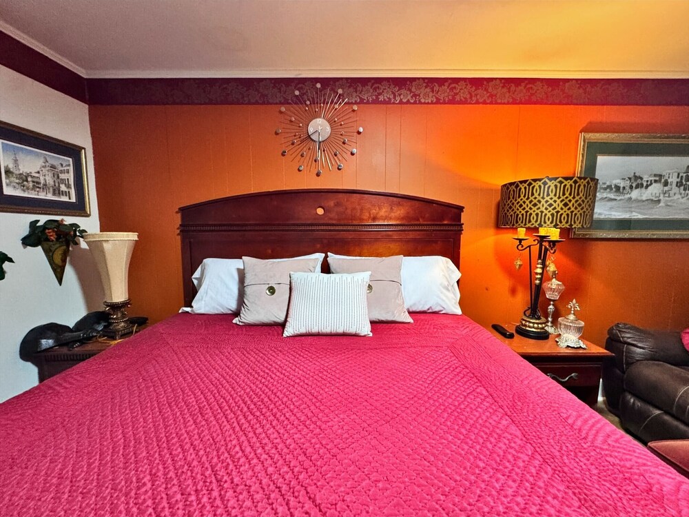 Chesterfield Hotel by OYO Hwy 9 - photo 12