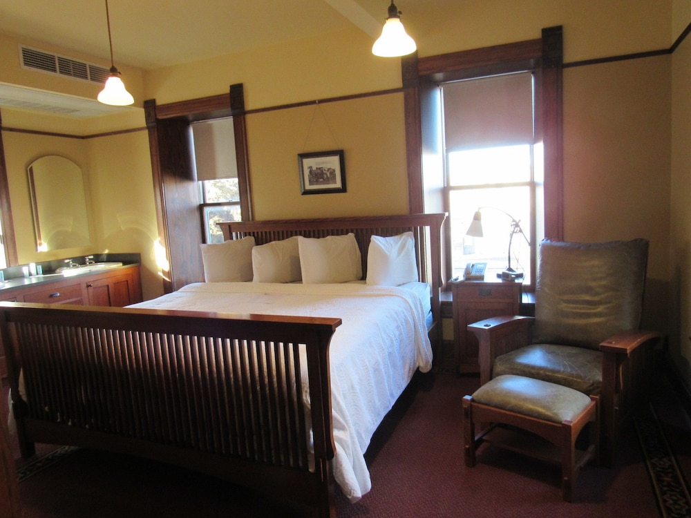 Midland Railroad Hotel - photo 7
