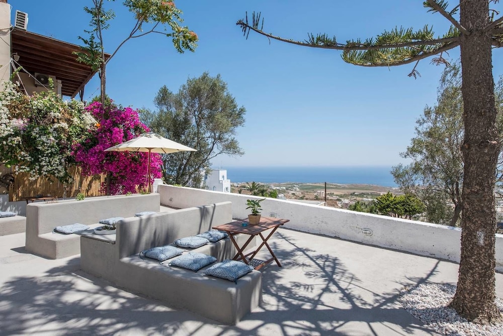 Euphoria Suites in Fira, Greece