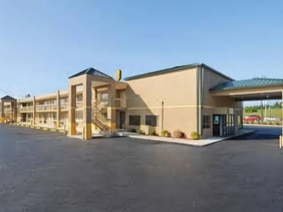 Super 8 La Grange - carbon neutral hotel in Lagrange