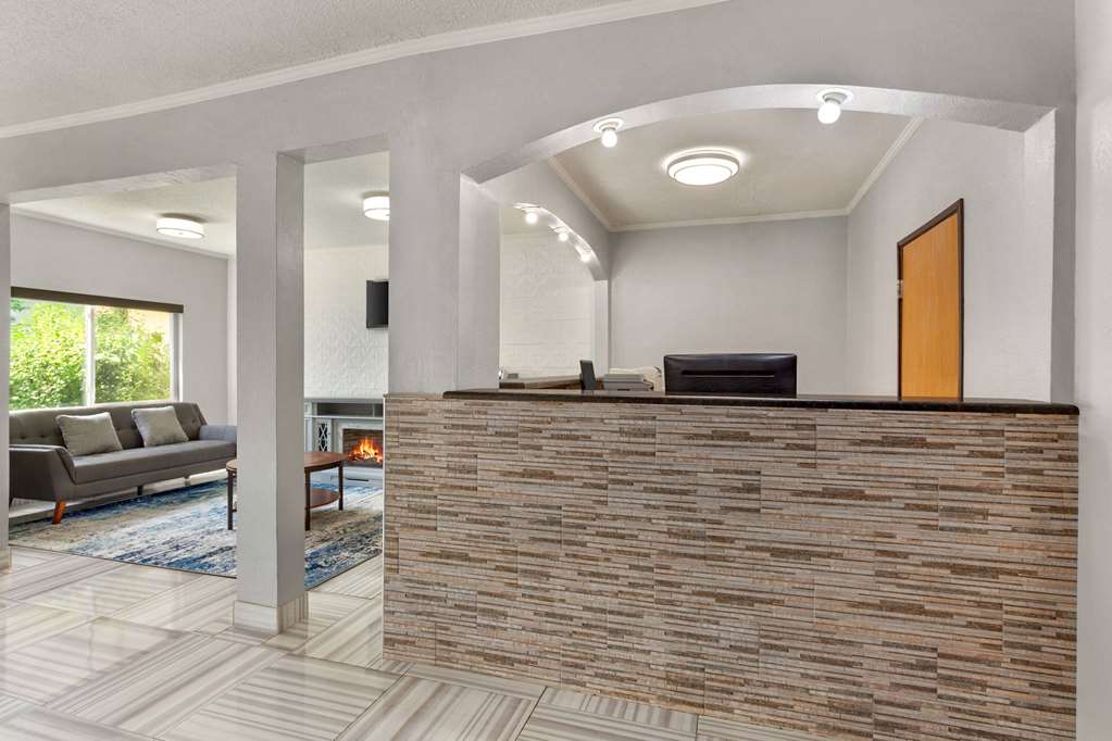 Days Inn by Wyndham Kansas City International Airport - photo 4