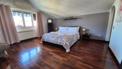 Aroma Vaticano Appartamento a San Pietro — 4-Star Luxury Hotel in Rome, Italy