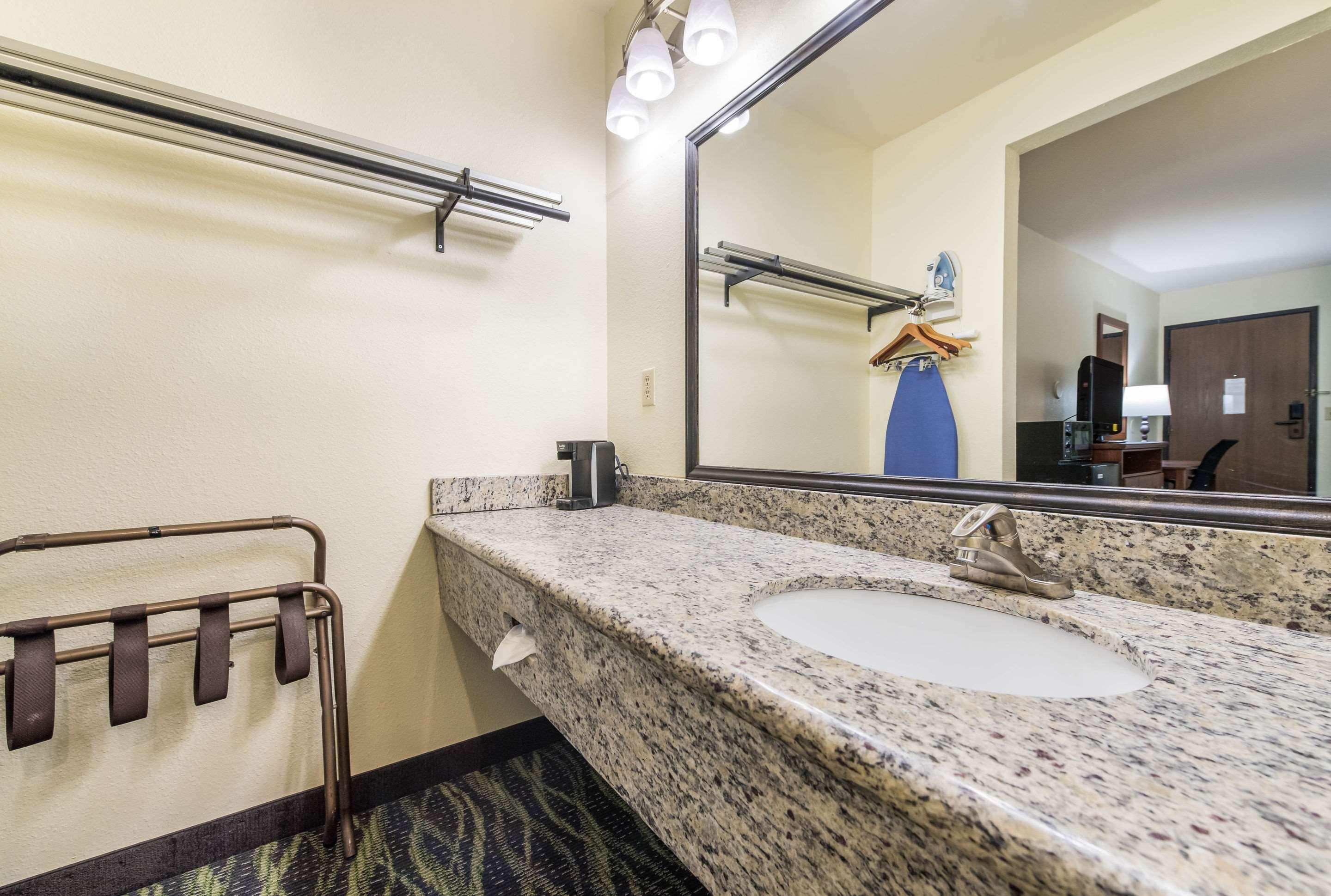 Quality Inn Bellevue - photo 33