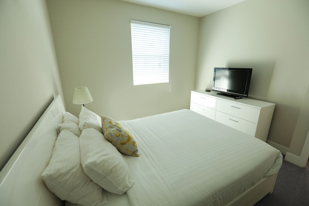 Downtown Cosmopolitan Suites - photo 48