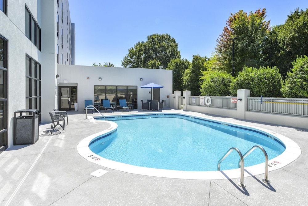 Hampton Inn & Suites Burlington NC - photo 40