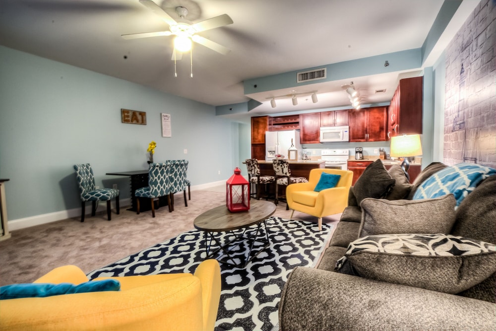 Laketown Wharf Resort by Aneliya's Rentals - photo 639