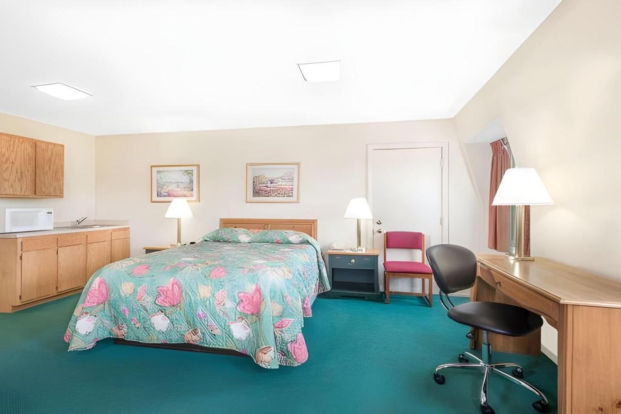 Travelodge by Wyndham New Philadelphia - photo 8