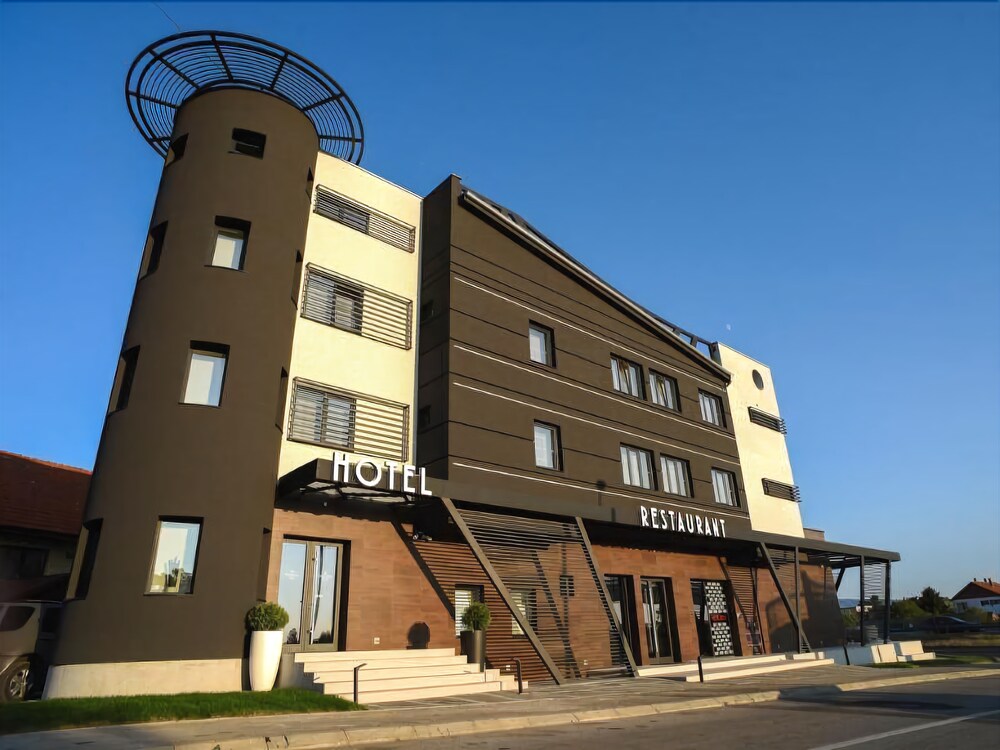 Hotel Ideo Lux — hotel in Nis