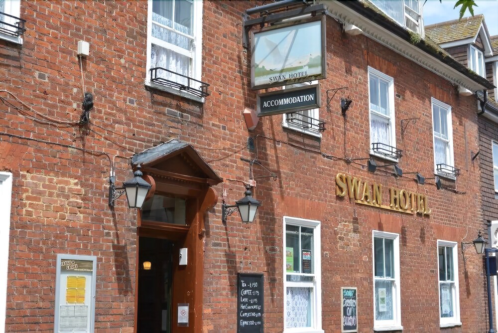 The Swan Hotel — hotel in Hythe