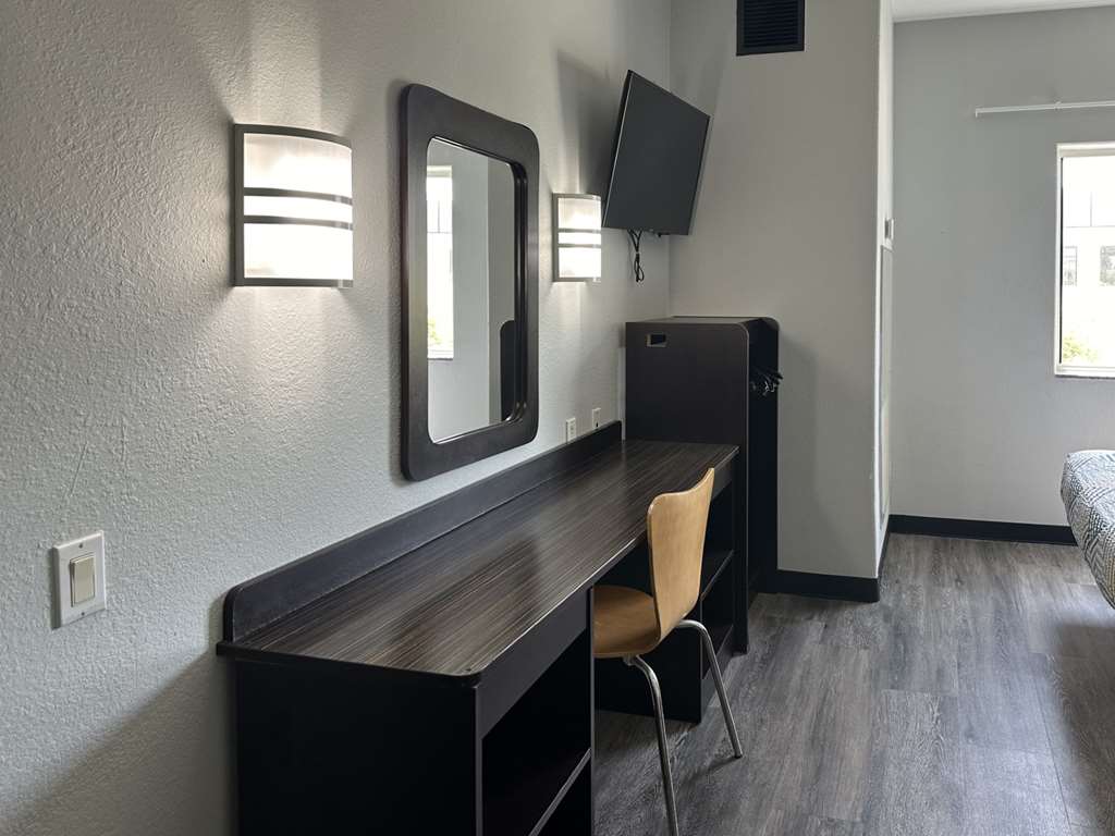 Motel 6 Mission TX - photo 3