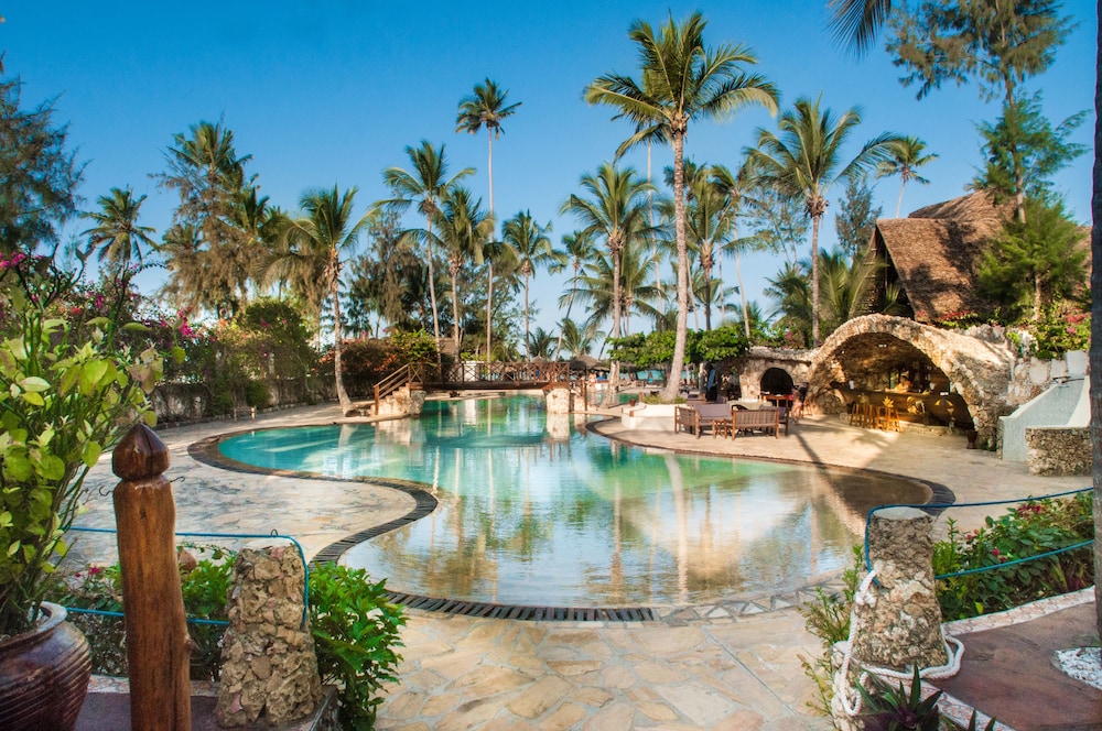 Ora Palumbo Reef Resort — 4-Star Luxury Hotel in Zanzibar, Tanzania