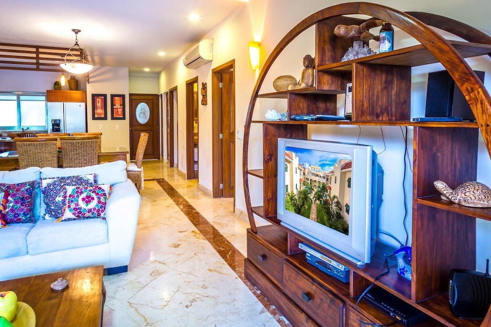 Paseo del Sol Coral B 206 condo — 4-Star Luxury Hotel in Playa Del Carmen, Mexico